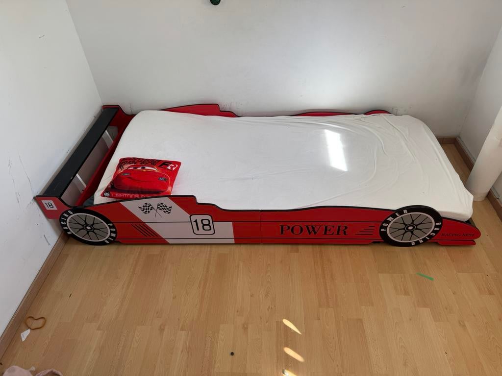 Gratis ! race auto bed + 2x lamp + verduister gordijnen, Ophalen, Gebruikt, 90 cm, 200 cm