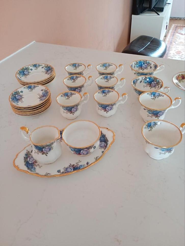 Servies Royal Albert Moonlight Rose blauw, Antiek en Kunst, Antiek | Servies los, Ophalen