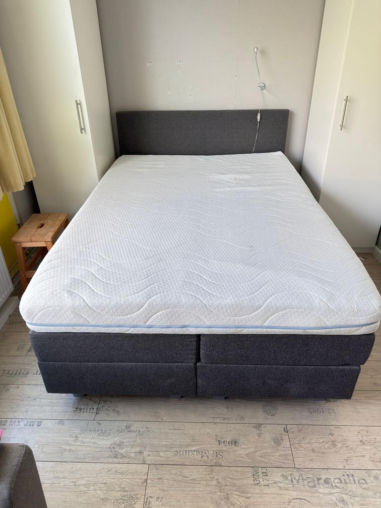 Grijs bed 140x160 cm, Ophalen, Gebruikt, Tweepersoons, 140 cm