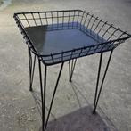 Bijzettafeltje Zwart Metaal vierkant Plantentafeltje, Huis en Inrichting, Metaal of Aluminium, Modern Industrieel, Vierkant, Nieuw