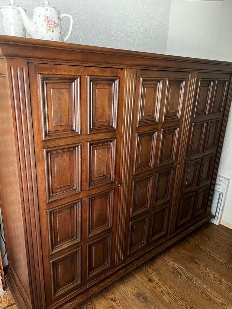 Handgemaakte antieke houten kast, Gebruikt, Met deur(en), 150 tot 200 cm, Eikenhout