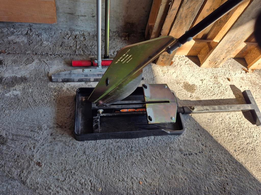 Professionele laminaatknipper EDMA, Doe-het-zelf en Verbouw, Ophalen, Zo goed als nieuw