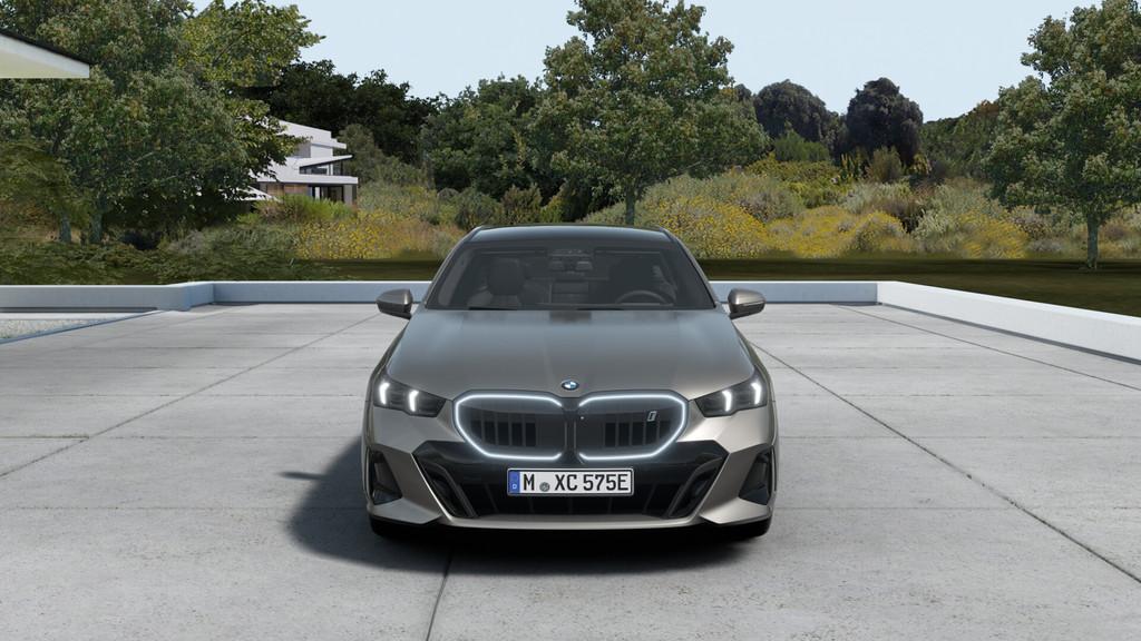 BMW i5 xDrive40 High Executive M Sport / Panoramadak / Bower, Auto's, BMW, Automaat, Zwart, 2245 kg, Sedan