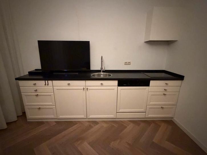 Keuken, Huis en Inrichting, Keuken | Complete keukens, Zo goed als nieuw, Enkelwandige keuken, Wit, Graniet of Steen, Ophalen