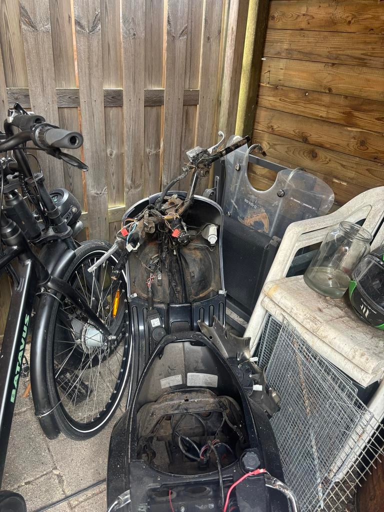 Vespa LX50 frame en voorvork, Fietsen en Brommers, Brommeronderdelen | Scooters, Ophalen of Verzenden, Gebruikt, Frame, Vespa