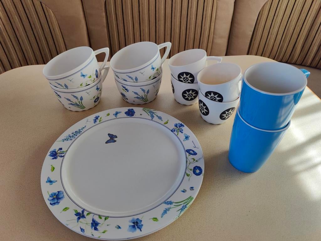 Overcomplete servies uit caravan, Caravans en Kamperen, Caravan accessoires, Ophalen of Verzenden
