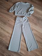 Azzurro grijze co ord set. Travelstof pak. Iz naiz. Zoso. L., Kleding | Dames, Huispakken, Ophalen of Verzenden, Nieuw, Maat 38/40 (M)