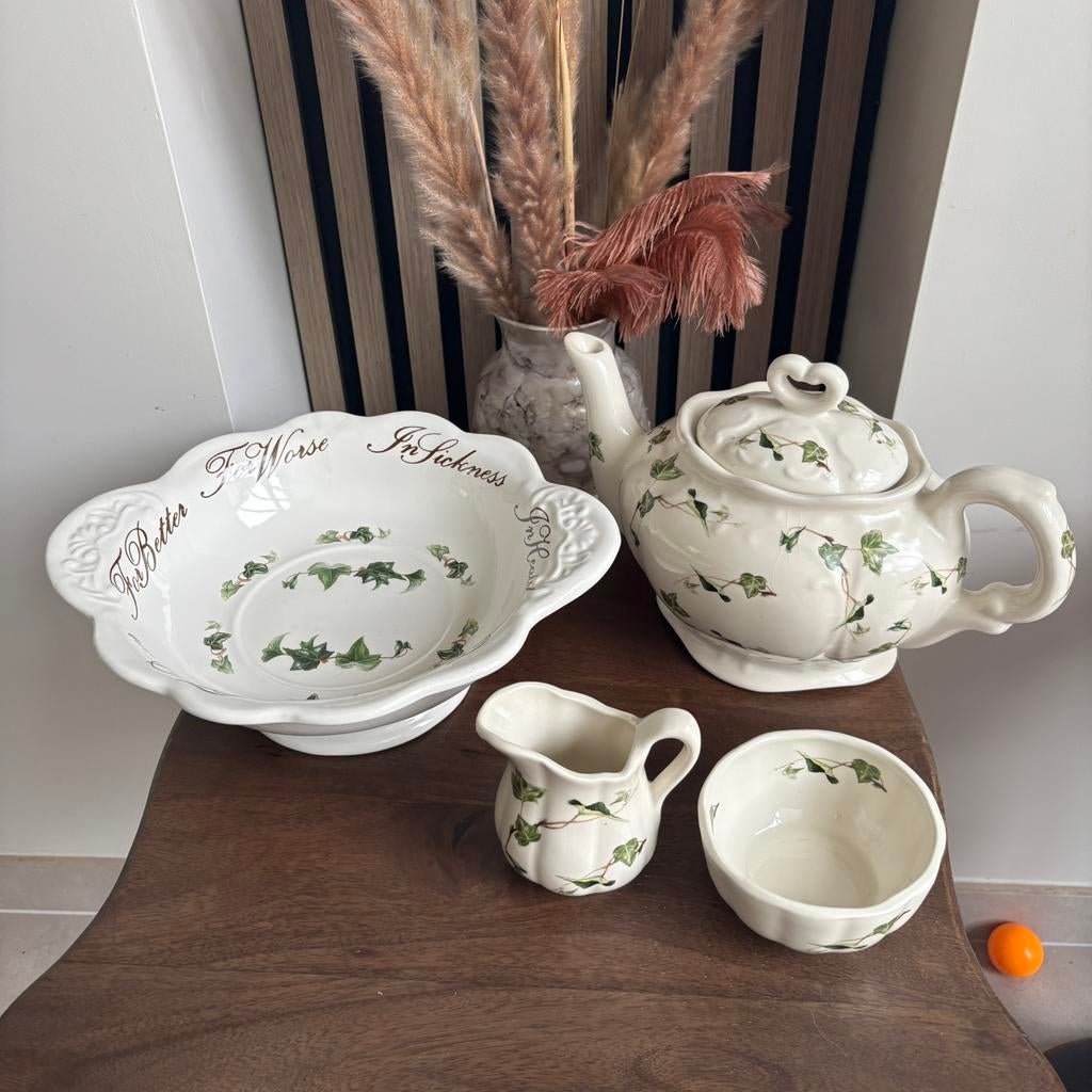 Meander vintage theepot en schaal met suikerpot en melkkan, Antiek en Kunst, Ophalen of Verzenden