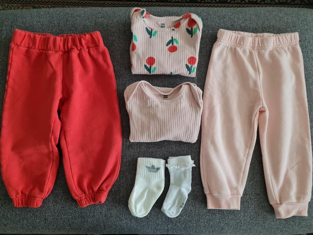 Babykleding: rompers, broekjes en sokken, Ophalen