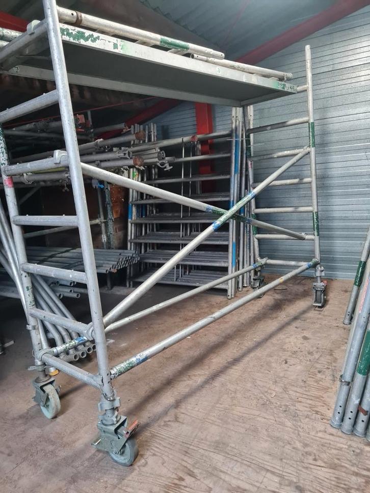 Gebruikte Altec aluminium rolsteiger 75x190cm 6 of 8 of 10M, Doe-het-zelf en Verbouw, Steigers, Gebruikt, Rolsteiger of Kamersteiger