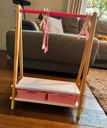 BABY born Kledingrek met lades beschikbaar voor biedingen