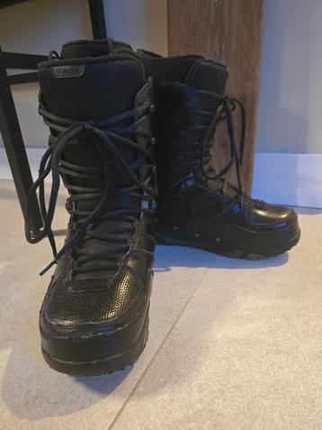 Snowboard schoenen maat 43,5 beschikbaar voor biedingen