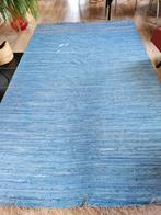 helder blauw vloerkleed, Huis en Inrichting, Ophalen, Blauw, 200 cm of meer, Scandinavisch