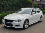 BMW 3-serie Touring 320i M Sport Shadow EX 6WB Panorama Appl, Auto's, Automaat, 1998 cc, 4 cilinders, Wit