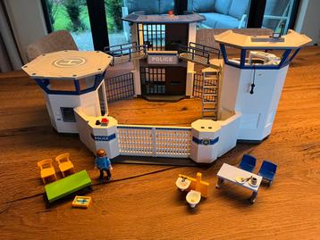 Playmobil Politiebureau City Action 6872/6919 beschikbaar voor biedingen