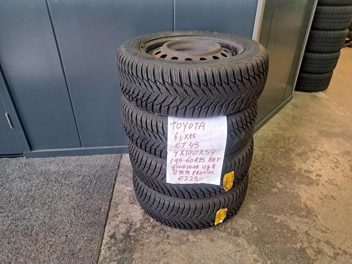 Winterbanden Toyota/Hyundai 195/60R15 Goodyear 8 mm profiel, Auto-onderdelen, Banden en Velgen, Banden en Velgen, Winterbanden