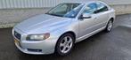 Volvo S80 2.4 D5 Momentum, Gebruikt, 179 €/maand, 2000 kg, Bedrijf