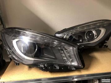 Cla w117 bi xenon led koplamp links en rechts origineel  beschikbaar voor biedingen