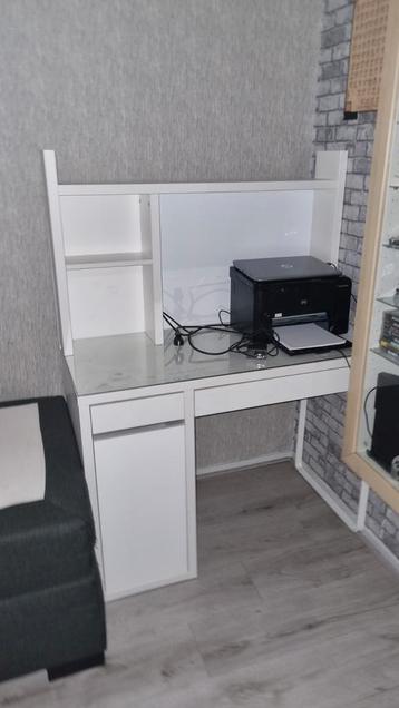 Bureau te koop  beschikbaar voor biedingen