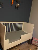 Kidsmill Sixties wit/walnoot ledikant en commode, Ophalen, Zo goed als nieuw, Jongetje of Meisje