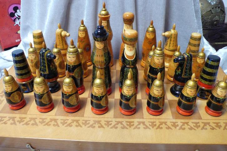 Vintage schaak USSR rusland in houten kist 50x50, Antiek en Kunst, Antiek | Speelgoed, Ophalen of Verzenden