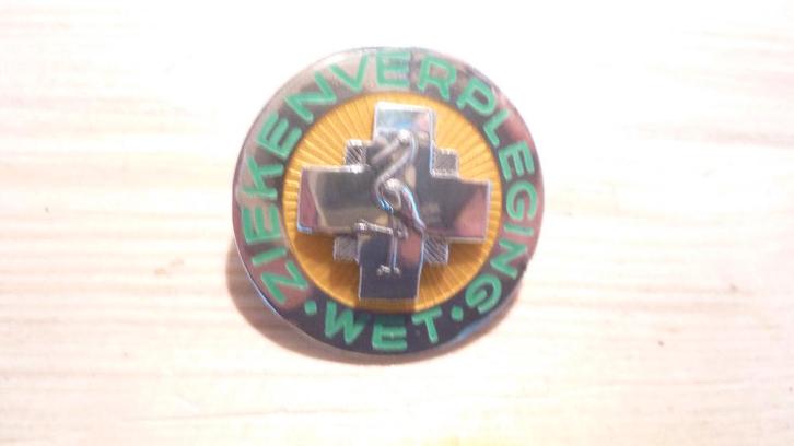 Verpleegsters insigne, Verzamelen, Militaria | Algemeen, Overige soorten, Embleem of Badge, Nederland, Verzenden