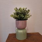 Groene en lila pastel pot bloempot op voet (19,5 cm hoog)., Rond, Ophalen of Verzenden, Zo goed als nieuw, Minder dan 25 cm