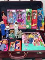 Grote koffer met speelpoppen, barbie look a likes, Verzamelen, Poppen, Ophalen, Zo goed als nieuw