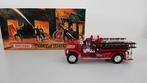 Matchbox Models Of Yesteryear Fire Truck 1920 Mack AC, Hobby en Vrije tijd, Modelauto's | 1:43, Ophalen of Verzenden, Zo goed als nieuw