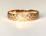 Gouden vintage band ring bewerkt trouwring maat 17,5, Ophalen of Verzenden, Zo goed als nieuw, 17 tot 18, Dame