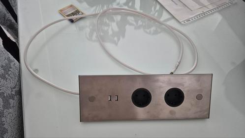 Thebo 2x energiezuil hoekstopcantact keuken met usb, Doe-het-zelf en Verbouw, Elektra en Kabels, Gebruikt, Stopcontact, Ophalen of Verzenden
