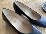 Donker blauwe stewardess-en pumps maat 38, Kleding | Dames, Schoenen, Pumps, Holmes England, Blauw, Nieuw