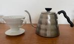 HARIO v60 02 keramiek dripper en Buono Kettle, Ophalen of Verzenden, Zo goed als nieuw, Porselein, Kop en/of schotel