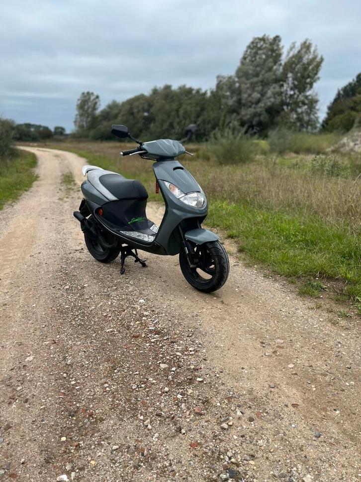 Viva city sportline [brom] [75km/h], Fietsen en Brommers, Brommers | Peugeot, Zo goed als nieuw, Overige modellen, Maximaal 45 km/u