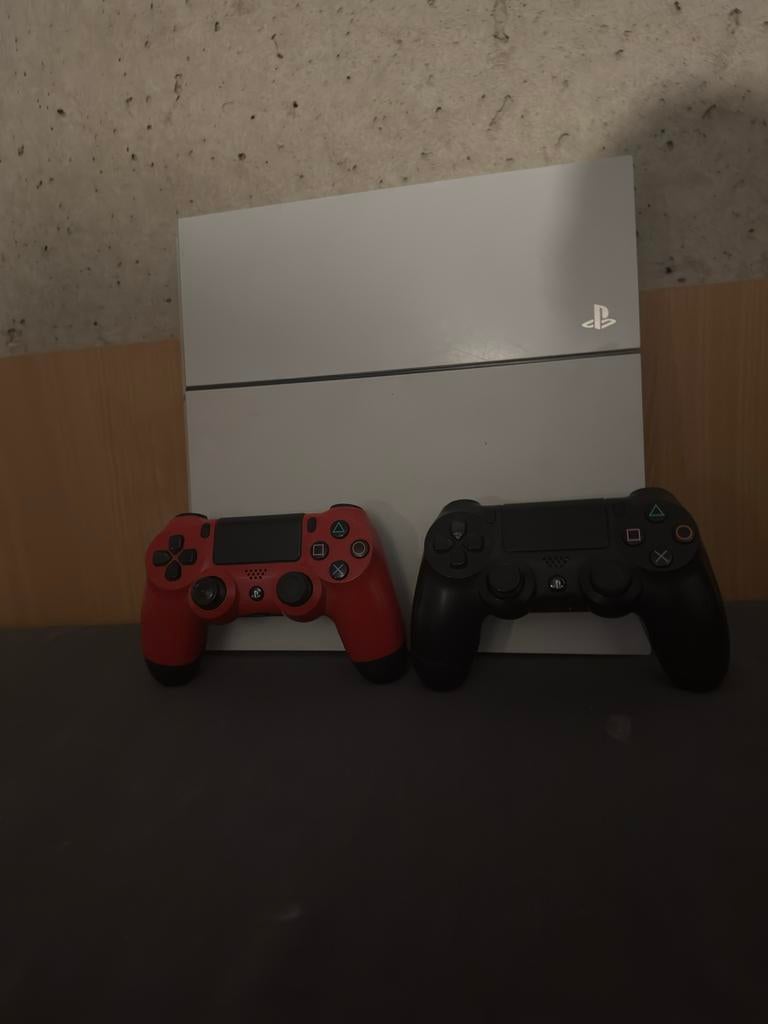 PlayStation 4 (400GB) met 2 controllers!, Spelcomputers en Games, Spelcomputers | Sony PlayStation 4, Ophalen of Verzenden, Gebruikt