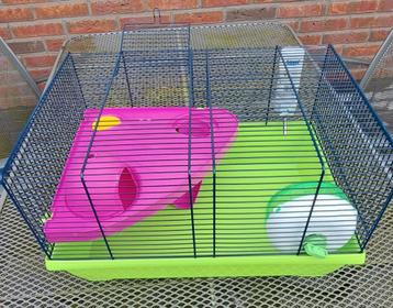Hamsterkooi beschikbaar voor biedingen
