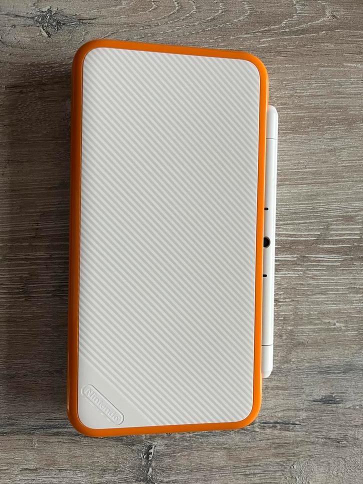 New 2DS XL met 256GB SD kaart en Homebrew, Spelcomputers en Games, Spelcomputers | Nintendo 2DS en 3DS, Zo goed als nieuw, 2DS XL