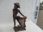 Balinees houten beeld visser 34 cm, Antiek en Kunst, Ophalen of Verzenden