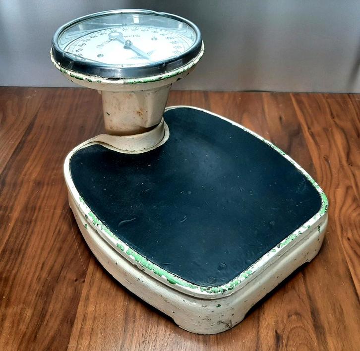 brocante personenweegschaal uit grootmoeders tijd. 10 kg., Antiek en Kunst, Antiek | Gereedschap en Instrumenten, Ophalen of Verzenden