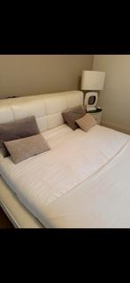Wit leren bed, Erick kuster style, Gebruikt, Wit, Tweepersoons
