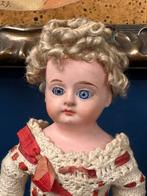 Antieke papier mache popje in antieke jurk, Ophalen of Verzenden, Zo goed als nieuw, Pop