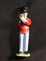 Leuke antieke porseleinen hoonblazer met sabel. 1739, Ophalen of Verzenden