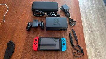 Nintendo Switch Compleet + Beschermcase beschikbaar voor biedingen