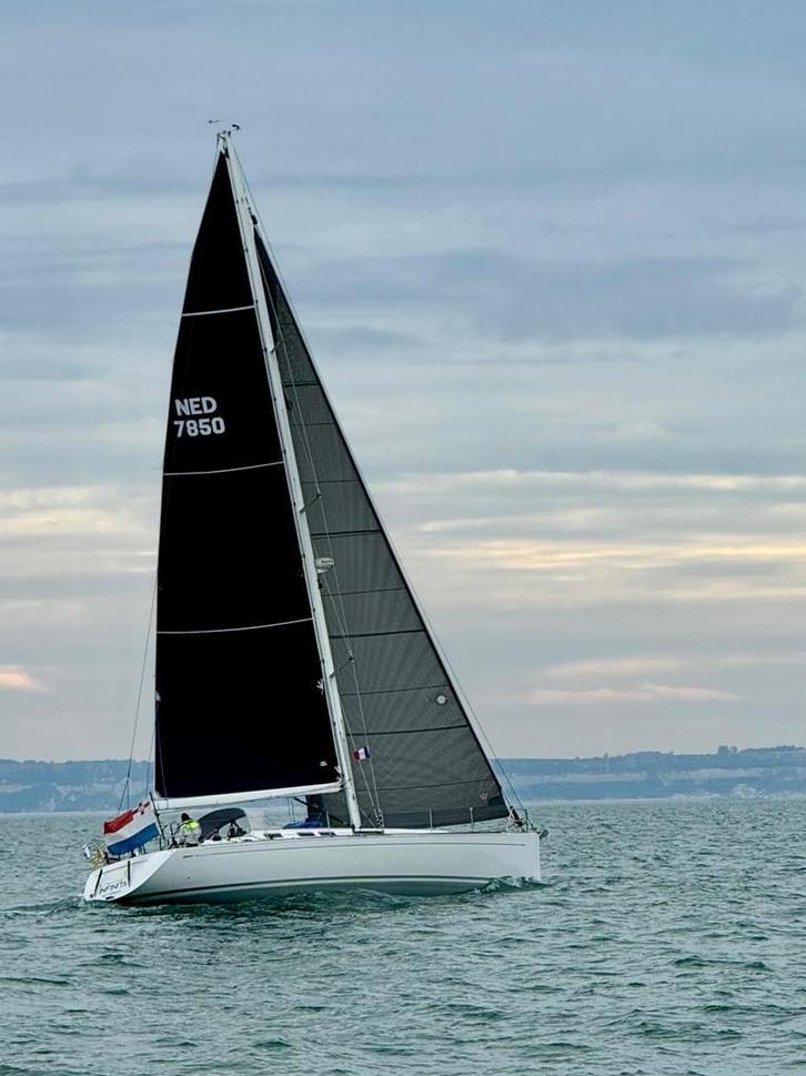 Grootzeil 2022 & Genua 3 2020 - Grand Soleil 50, Watersport en Boten, Kajuitzeilboten en Zeiljachten, Gebruikt, Tour-wedstrijdjacht