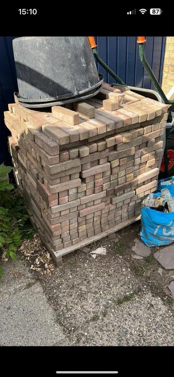 GRATIS: Palet Stenen! Waaltjes (ong 8m2) beschikbaar voor biedingen
