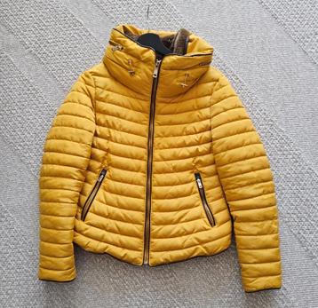 ZARA WOMAN Warme donsjas geel maat M  beschikbaar voor biedingen