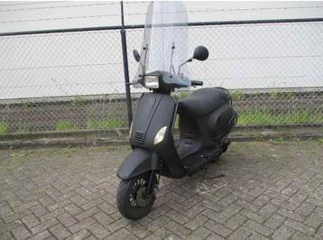 BTC - Bromscooter - Riva Sport - Scooter beschikbaar voor biedingen
