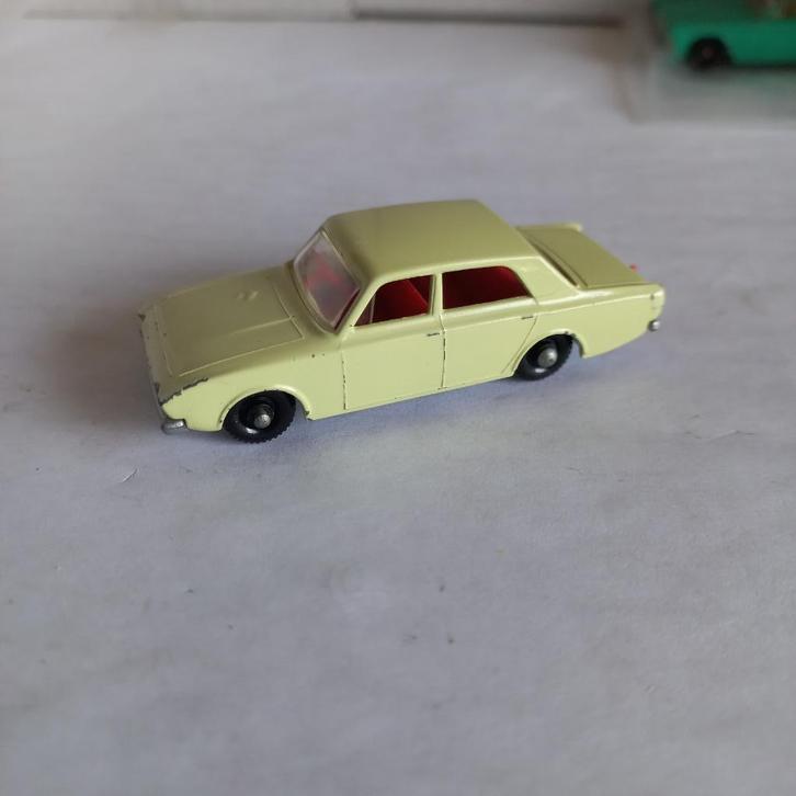 Lesney  Ford  Corsair.  Zilver bodem., Hobby en Vrije tijd, Modelauto's | 1:50, Zo goed als nieuw, Auto, Lesney, Ophalen of Verzenden