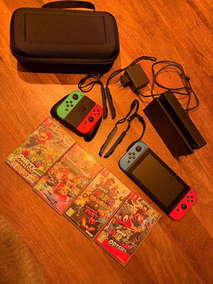 Complete Nintendo Switch set + 4 games – Topstaat!, Spelcomputers en Games, Spelcomputers | Nintendo Switch, Zo goed als nieuw