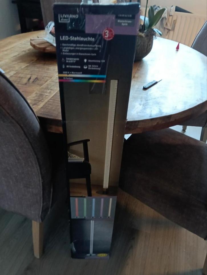 LED Staande Lamp Livarno Nieuw in doos, Huis en Inrichting, Lampen | Vloerlampen, Nieuw, 100 tot 150 cm, Kunststof, Metaal, Ophalen of Verzenden